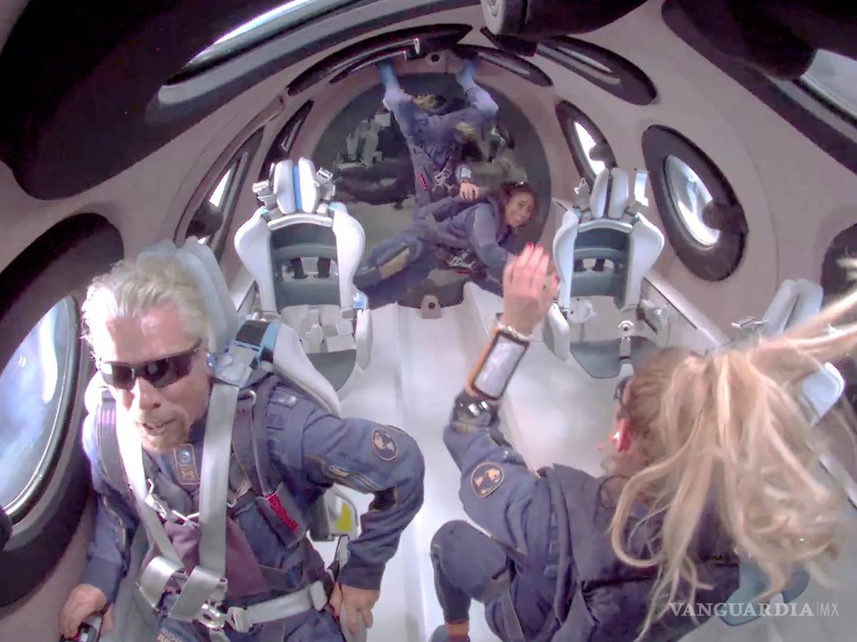 $!Richard Branson finalmente cumple su sueño y llega al espacio en su propio avión