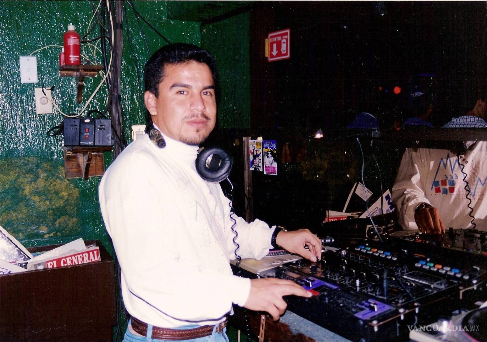 $!“Había bastantes discos, pero la más chingona era el Kumbala”, decía Jerry. Desde esta cabina, cada canción era una declaración de estilo.