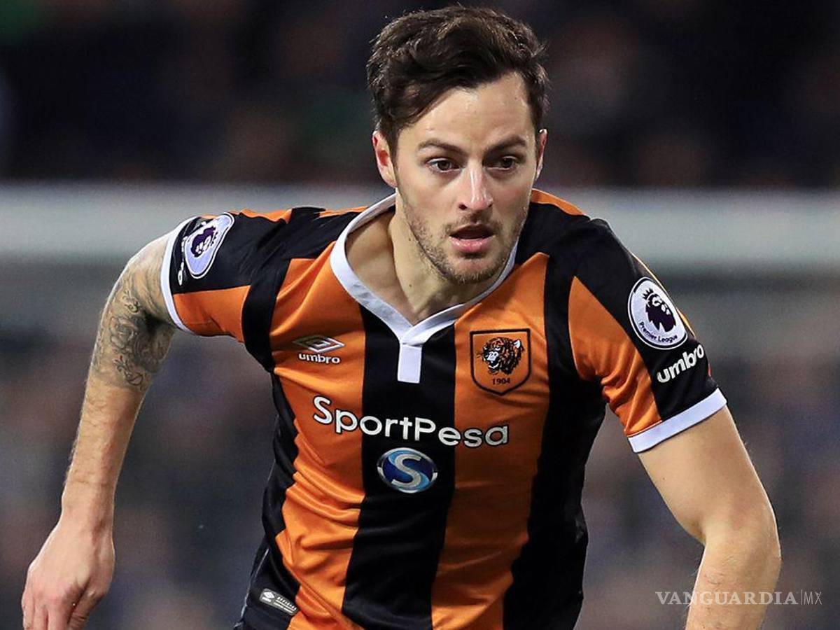 $!Ryan Mason fue víctima de un duro golpe de cabeza durante un partido contra el Chelsea en 2017