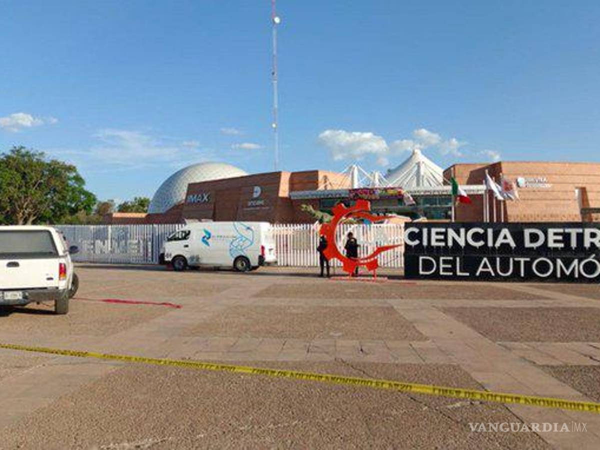 $!El crimen ocurrió en el momento en que en el museo se desarrollaba el evento Bazar del Coleccionista Kelos Padilla y Dan Sambora