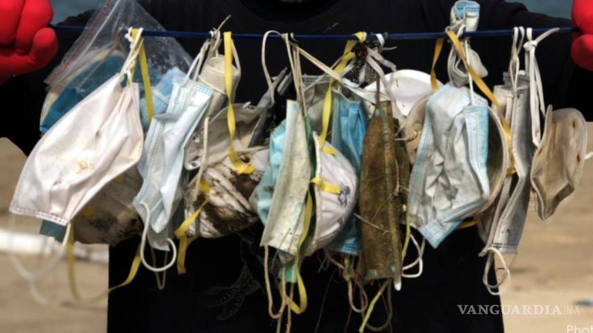 Contaminan océanos con residuos de guantes y cubrebocas