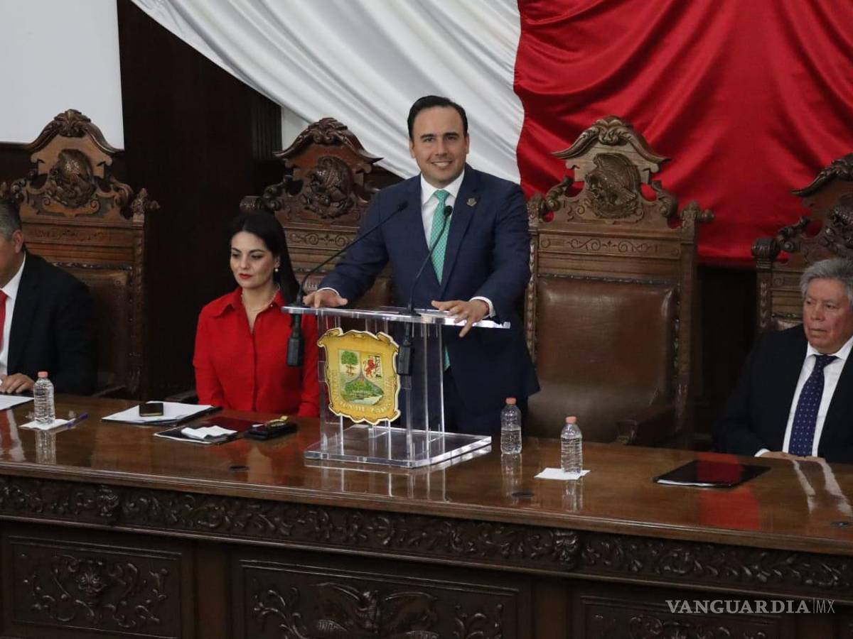 $!El gobernador Manolo Jiménez Salinas elogió el compromiso y excelencia educativa de la UAAAN, destacando su papel fundamental en el desarrollo agrario y cultural de la región.