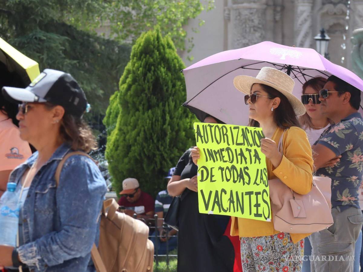 $!Miembros del SUTUAAAN exigen la intervención del gobernador en las negociaciones y denuncian actos de represión contra los trabajadores.