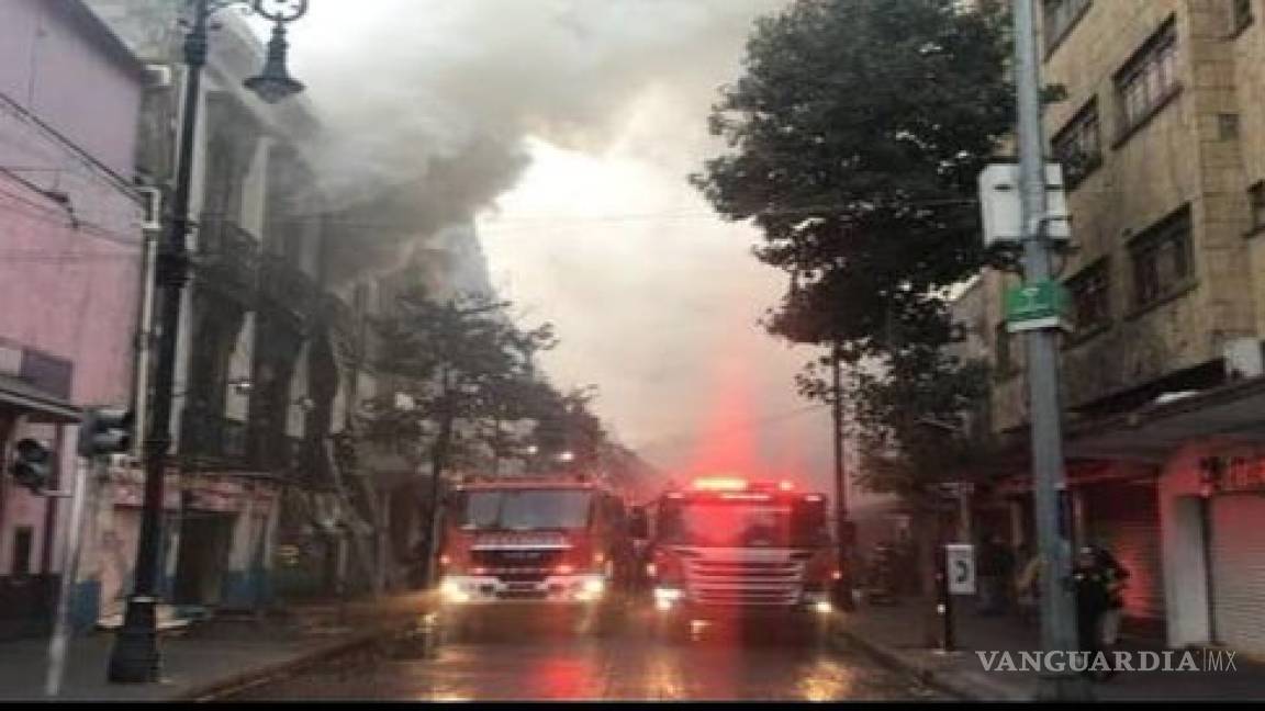 Tras 28 horas, sofocan en su totalidad incendio en Centro Histórico de la CDMX