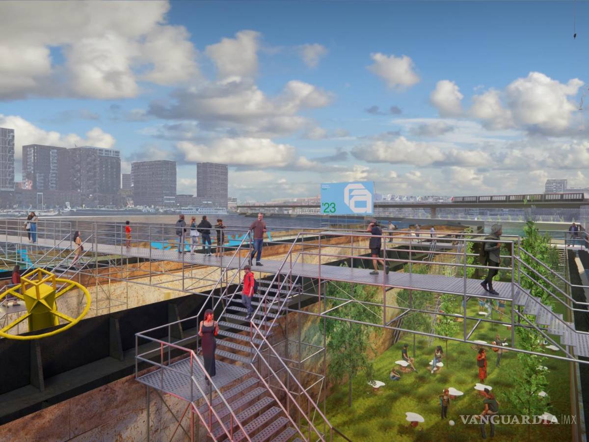 $!Pasarela aérea que interconecta las tres barcazas.