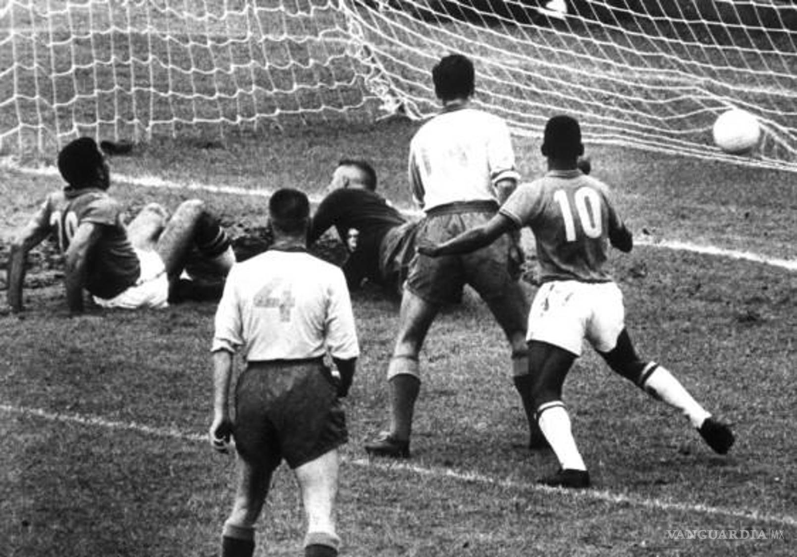 $!Con apenas 17 años, Pelé llevó a Brasil a su primer título mundial y dio inicio a una leyenda.