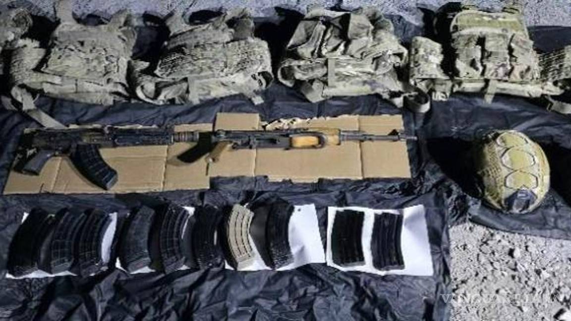 $!Abandonan camioneta con arsenal y equipo táctico, en NL