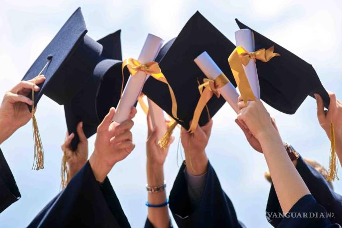 En caravana podrían celebrar graduación estudiantes de Saltillo y Torreón