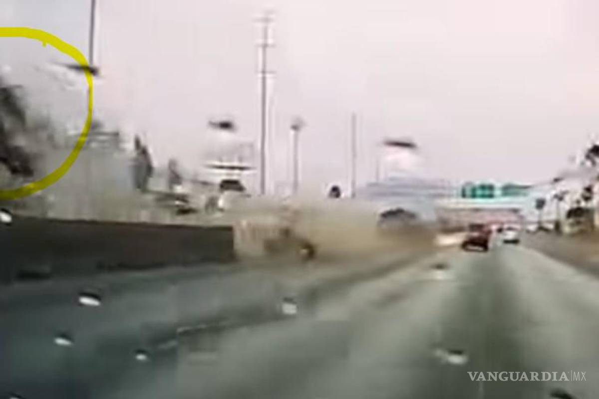¡Salió volando! Comparten video en redes sociales del aparatoso accidente en el bulevar Fundadores de Saltillo