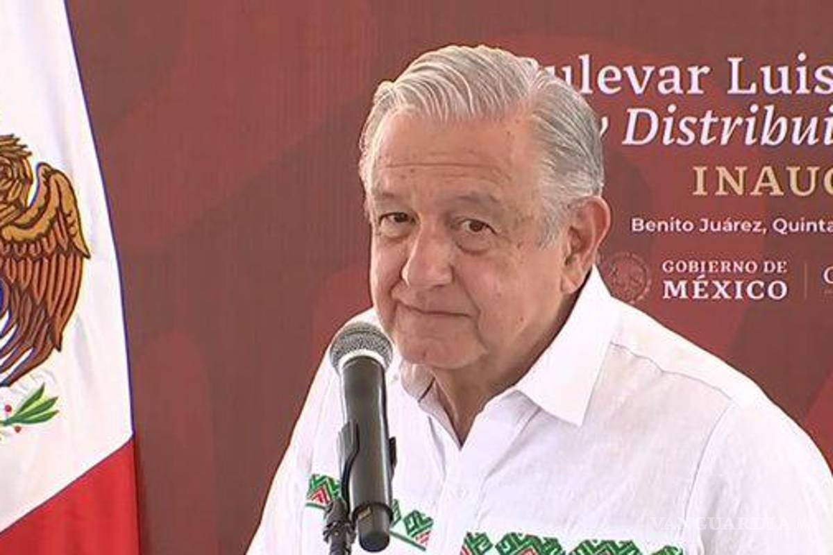 Ni disfrazándose van a regresar, dice AMLO a la oposición