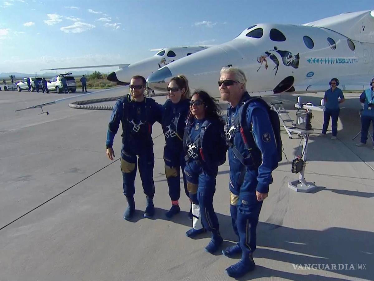 $!Richard Branson finalmente cumple su sueño y llega al espacio en su propio avión