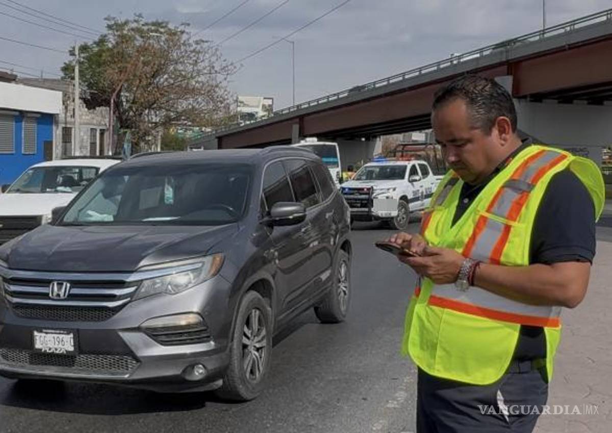 $!La camioneta Honda Pilot quedó estacionada mientras se realizaban los peritajes correspondientes.