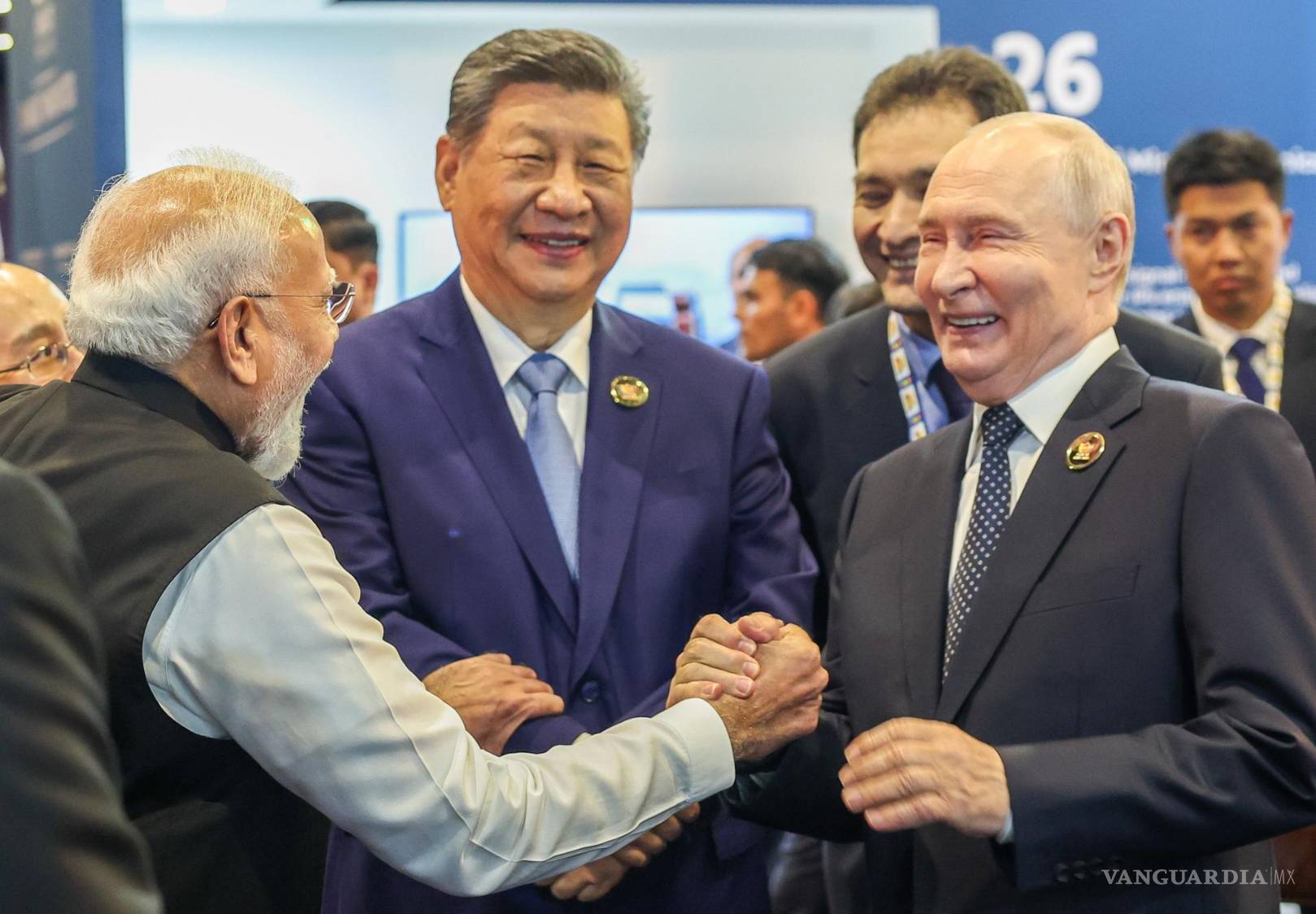 $!El presidente de Rusia, Vladímir Putin, el primer ministro de la India, Narendra Modi y el presidente de China, Xi Jinping en la Cumbre de Líderes de los BRICS.