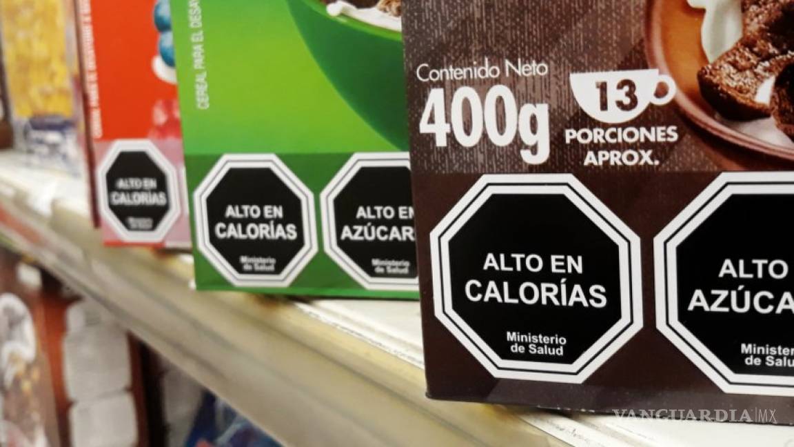 Piden dependencias del gobierno a Concamin retirar amparo por etiquetado de alimentos
