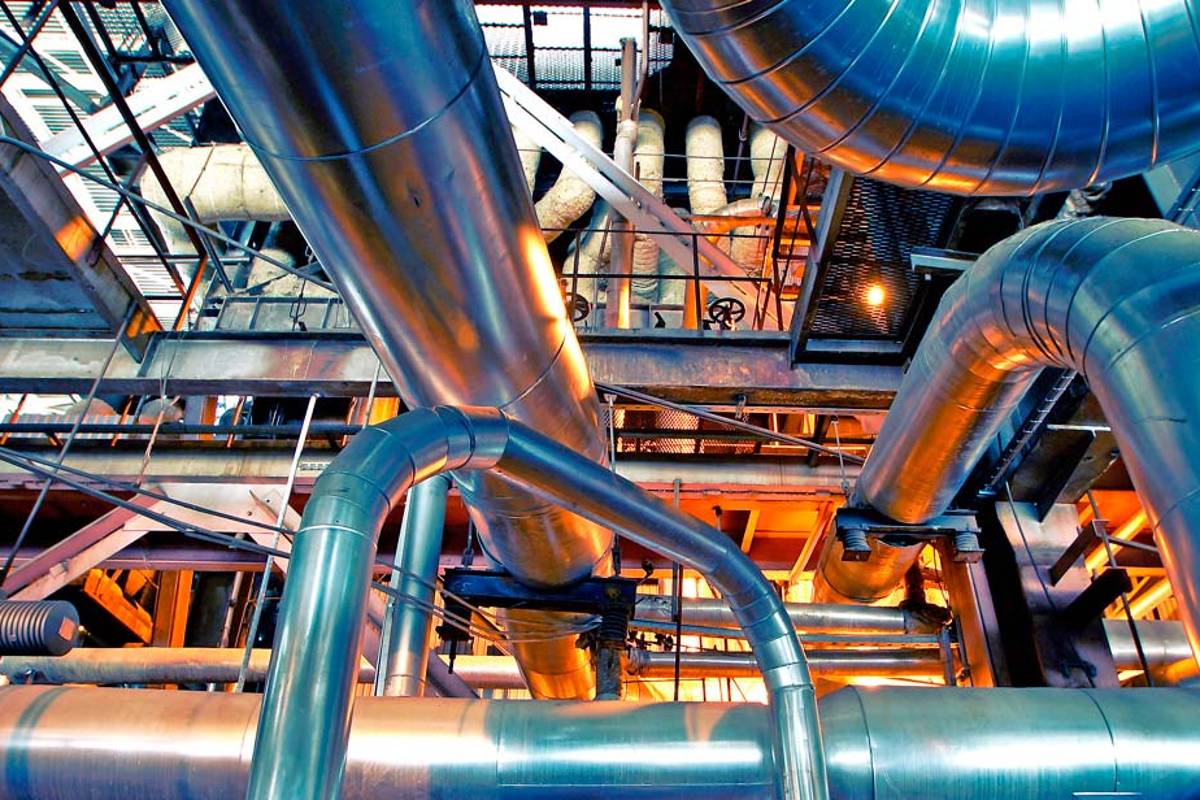 Industria a la baja por ocho meses al hilo