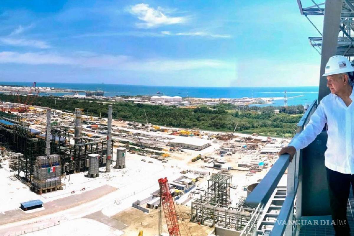 Construyen refinería en Dos Bocas con recursos de becas, afirma Riva Palacio