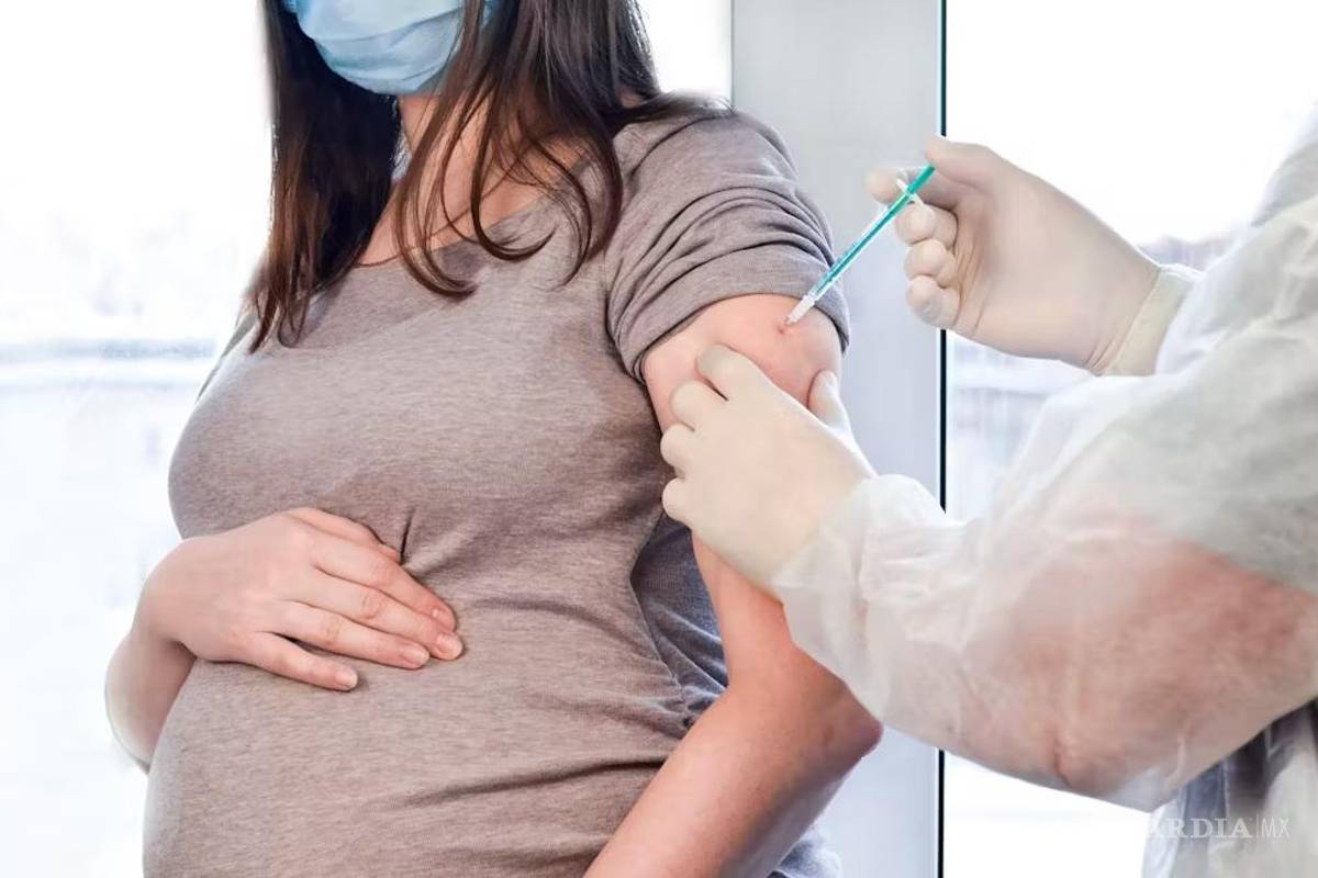 COVID-19 materna podría aumentar riesgo de autismo en niños, revela estudio