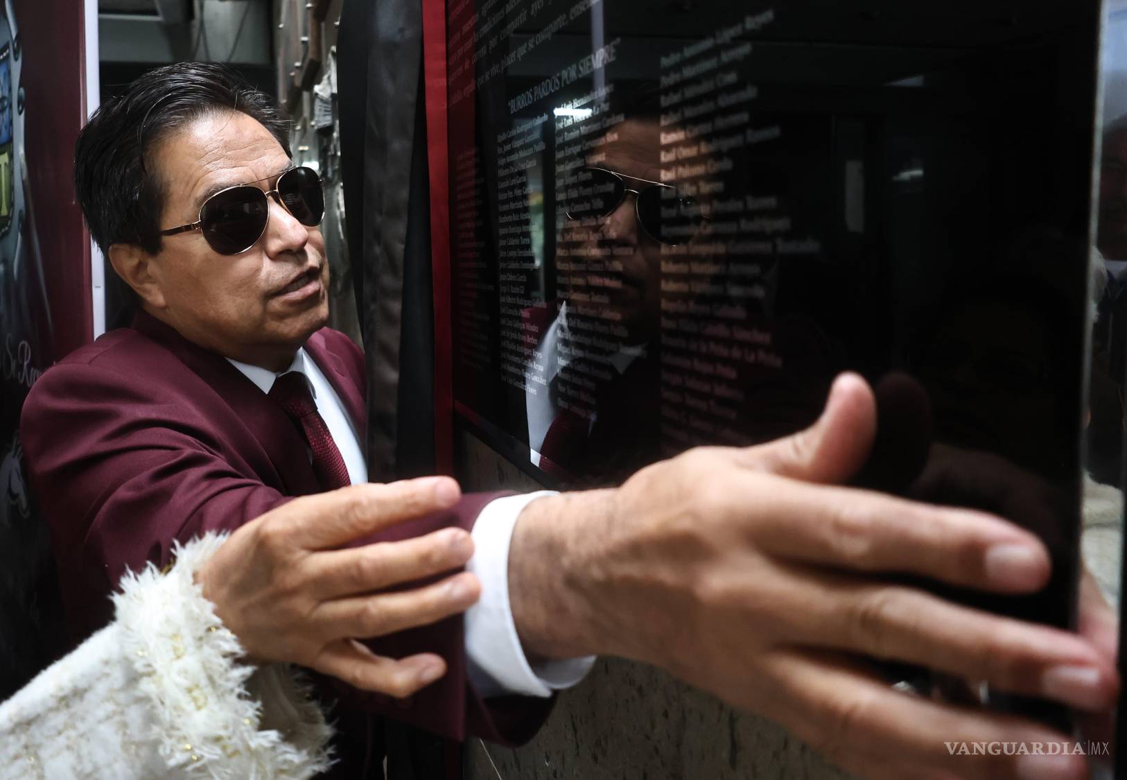 $!La placa conmemorativa fue respaldada por 83 firmantes, quienes agradecieron al personal docente, administrativo y operativo su aporte en la formación profesional.
