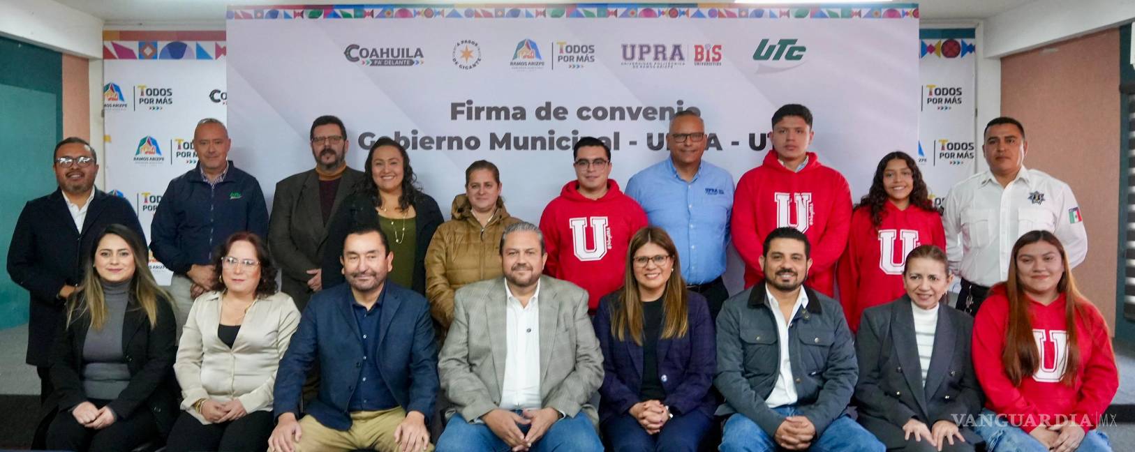 $!El convenio contempla becas educativas para distintos sectores del municipio.