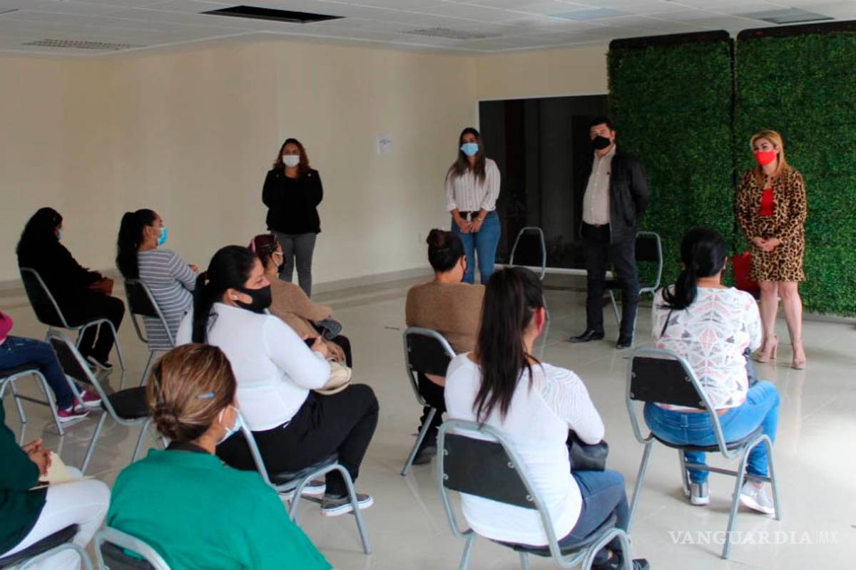 Decenas de mujeres castañences comienzan a estudiar la preparatoria abierta