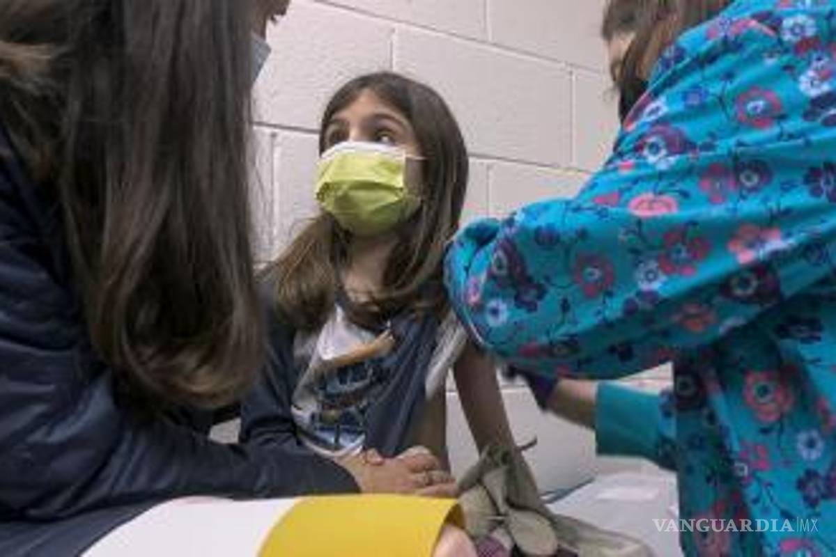 Vacuna COVID de Pfizer ofrece alta protección a menores de entre 12 y 15 años