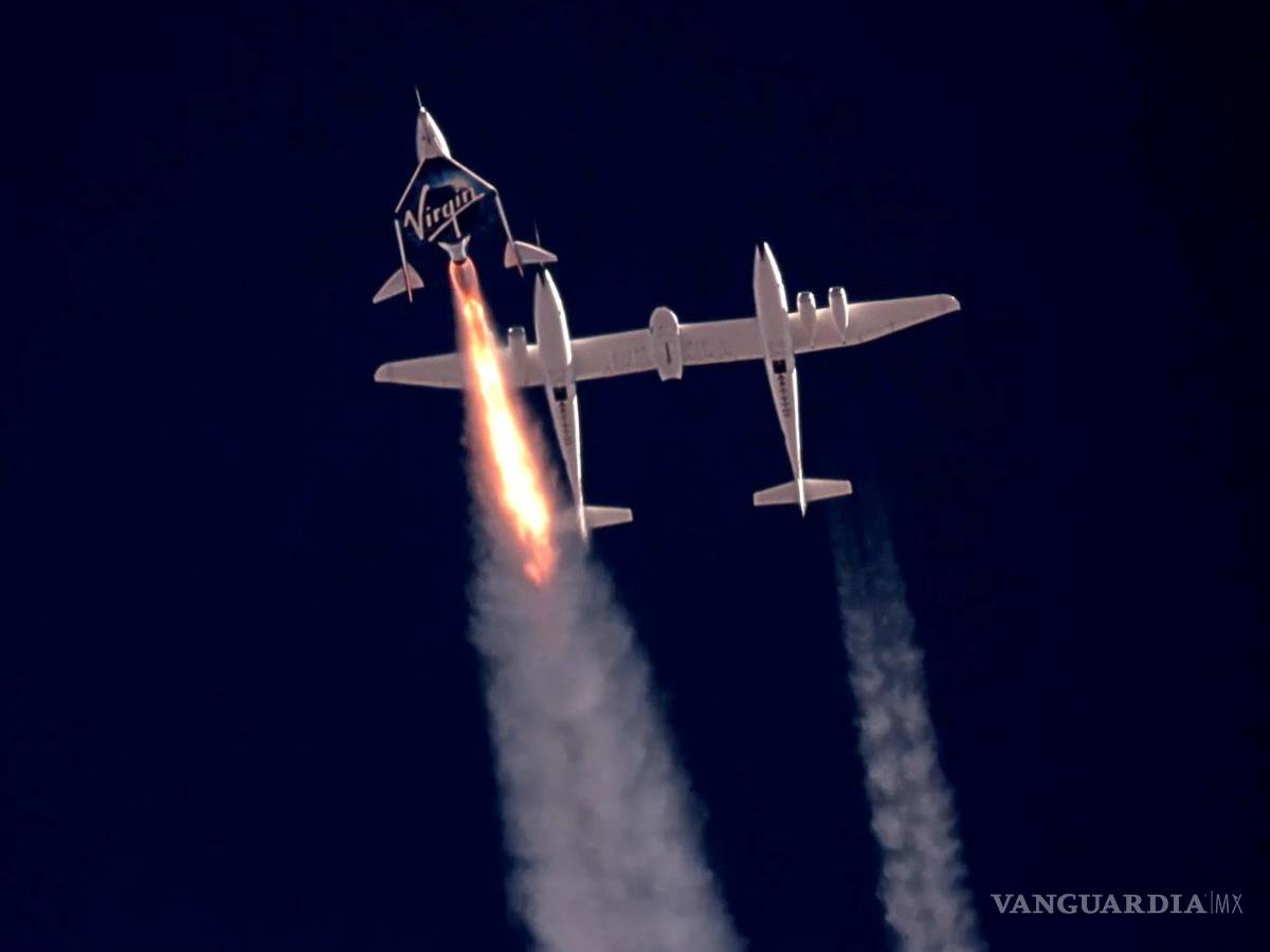 $!Richard Branson finalmente cumple su sueño y llega al espacio en su propio avión