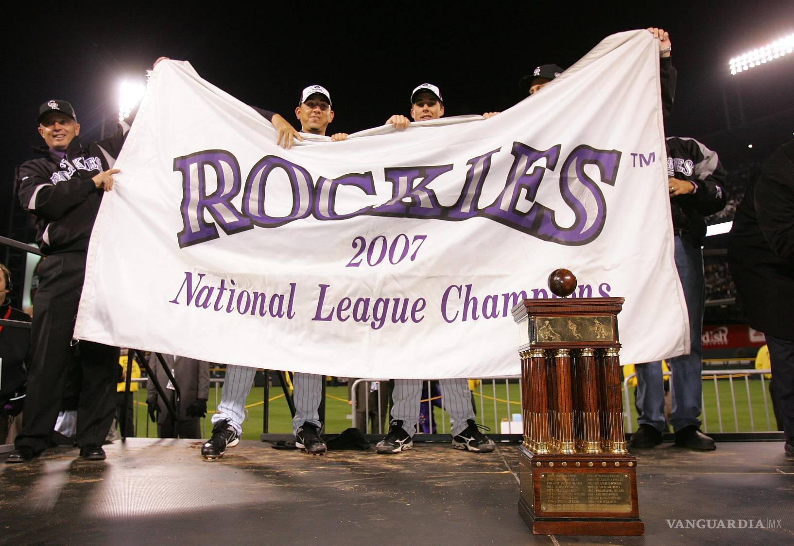 $!Los Rockies, en 2007 fueron presa fácil de los Red Sox.