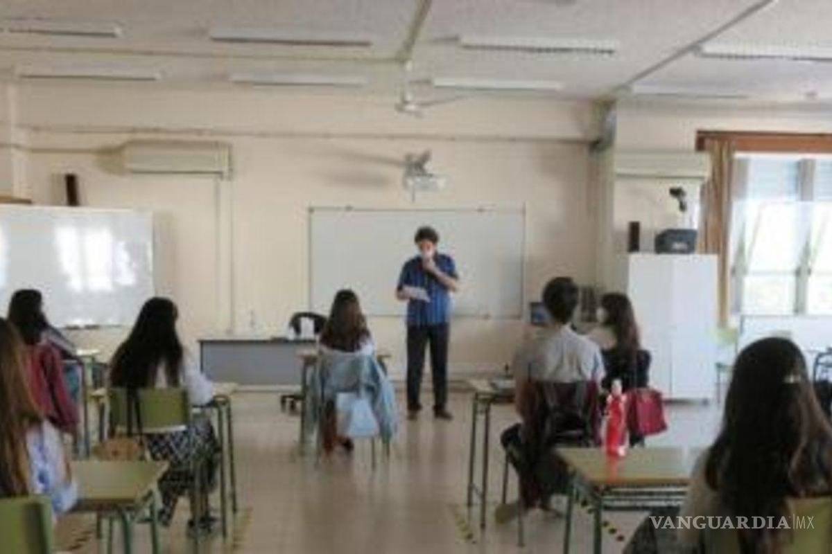 Padres de familia piden que vacunen a menores contra COVID-19 antes de regreso a clases