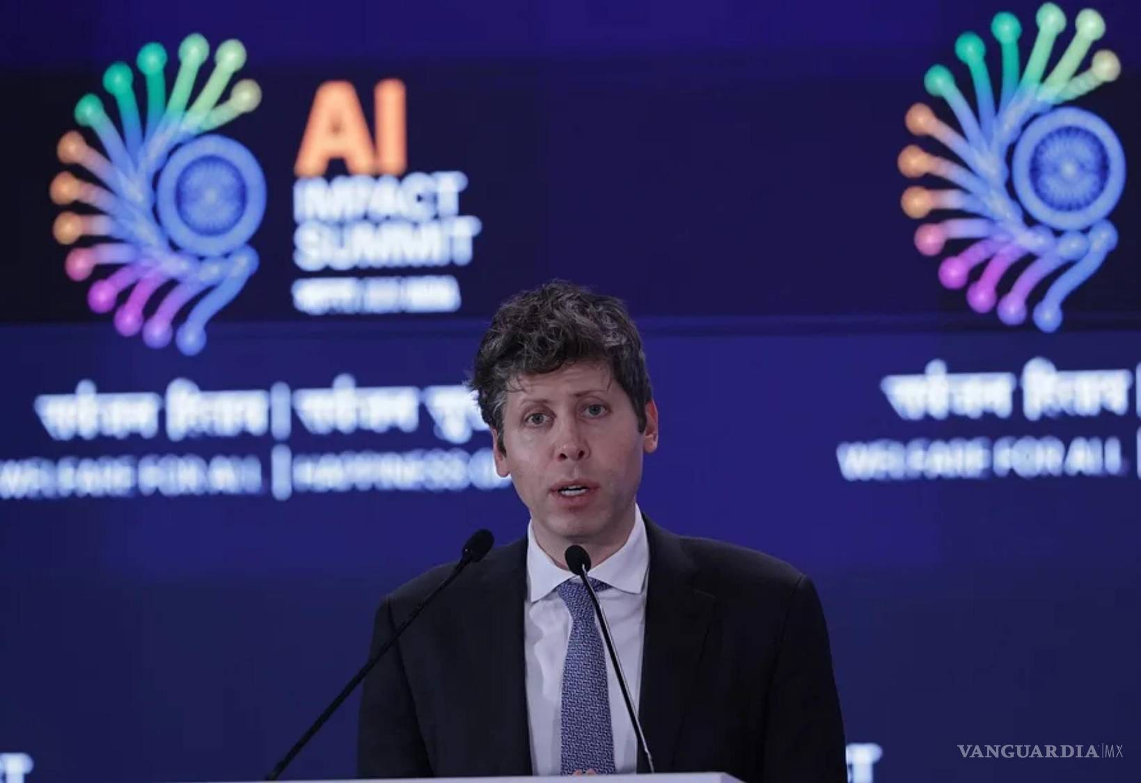 $!El director ejecutivo de OpenAI, Sam Altman, asiste a una sesión de la Cumbre sobre el Impacto de la IA 2026 en el Bharat Mandapam de Nueva Delhi, India.