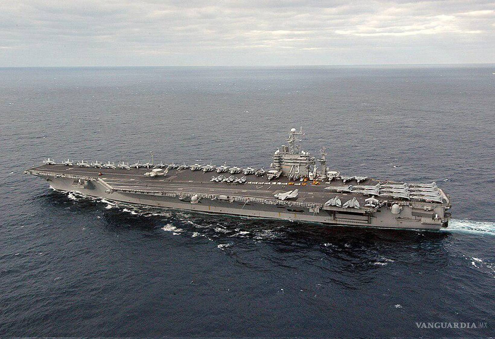 $!El USS George Washington navega hacia Medio Oriente para asumir la misión del Lincoln.