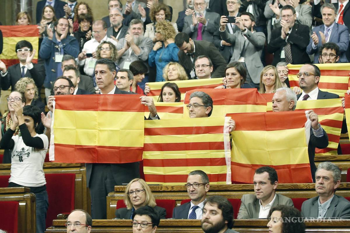 Parlamento catalán aprueba la declaración de independencia