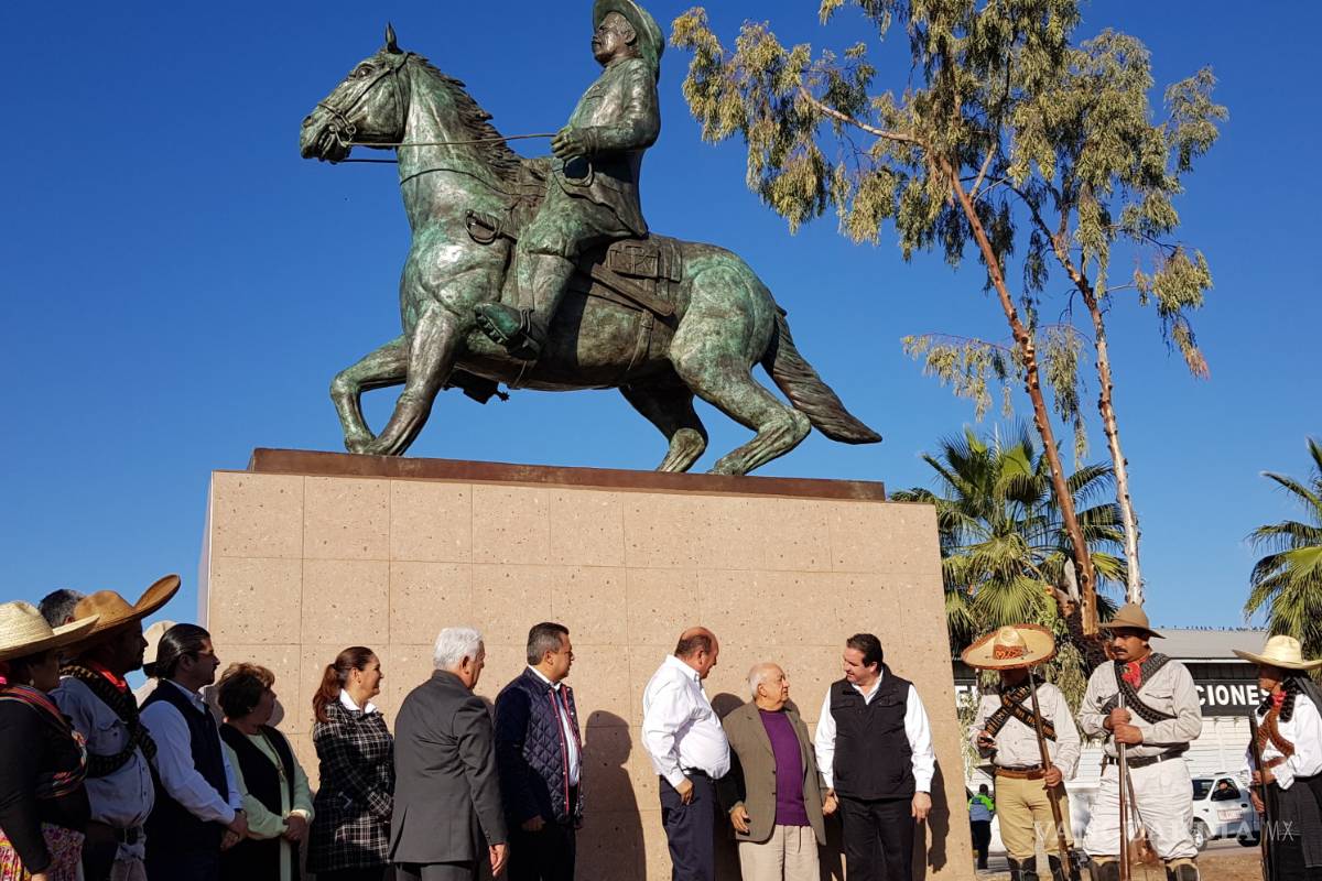 $!Develan en Torreón monumento en honor del General Francisco Villa
