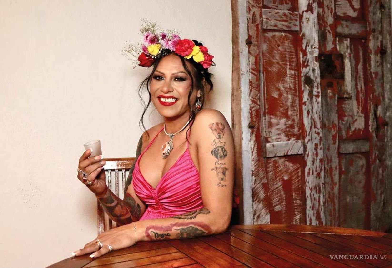 $!Kenya Cuevas abraza, protege y levanta a mujeres trans sin familia ni techo: madre de la calle y de la justicia.