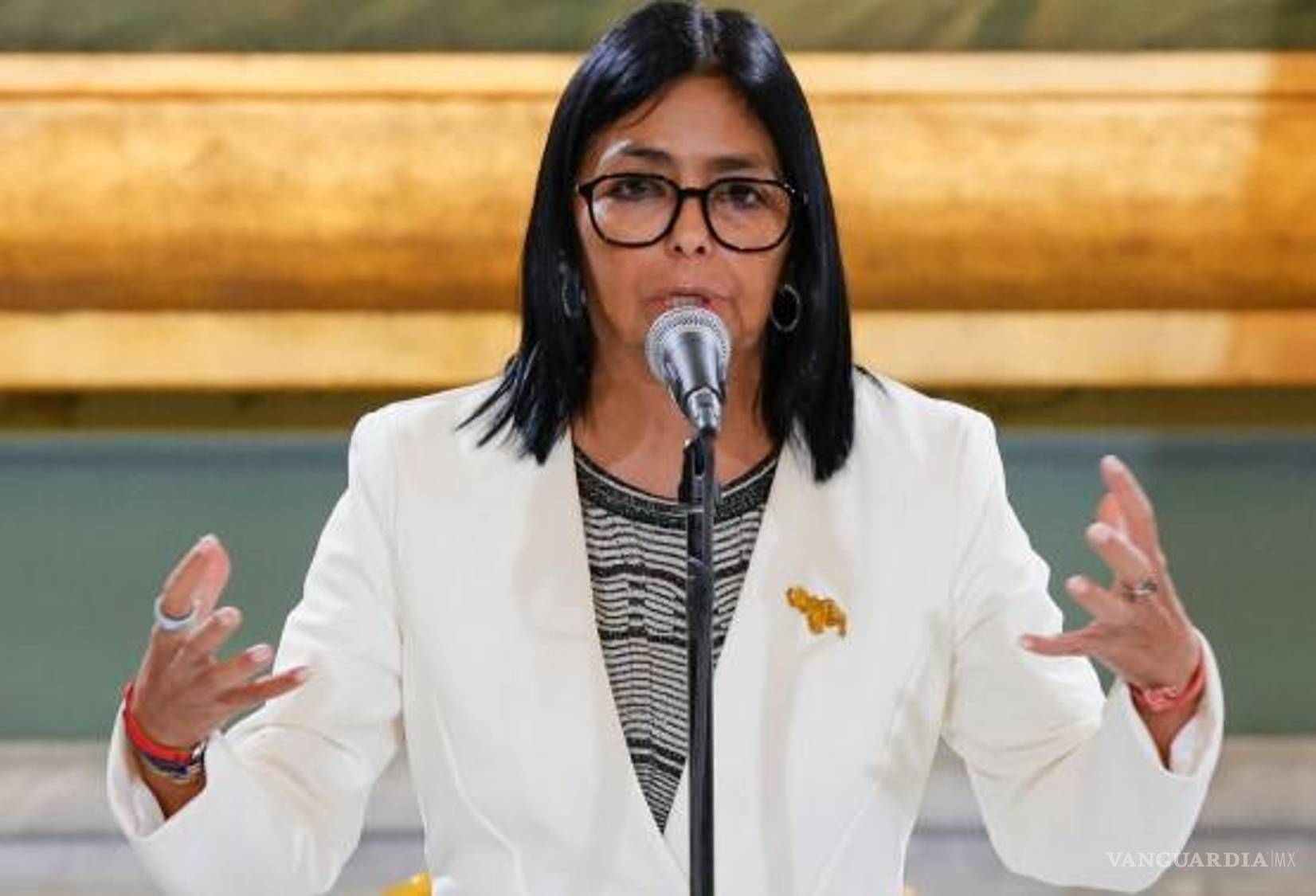 $!Para Trump, reunirse con Rodríguez fue una forma de demostrar a los votantes de MAGA que había “ganado Venezuela” al apoderarse de sus enormes reservas petroleras con la invasión de enero. “Así que esa imagen fue beneficiosa para Delcy y para Trump ”, añadió Pérez.