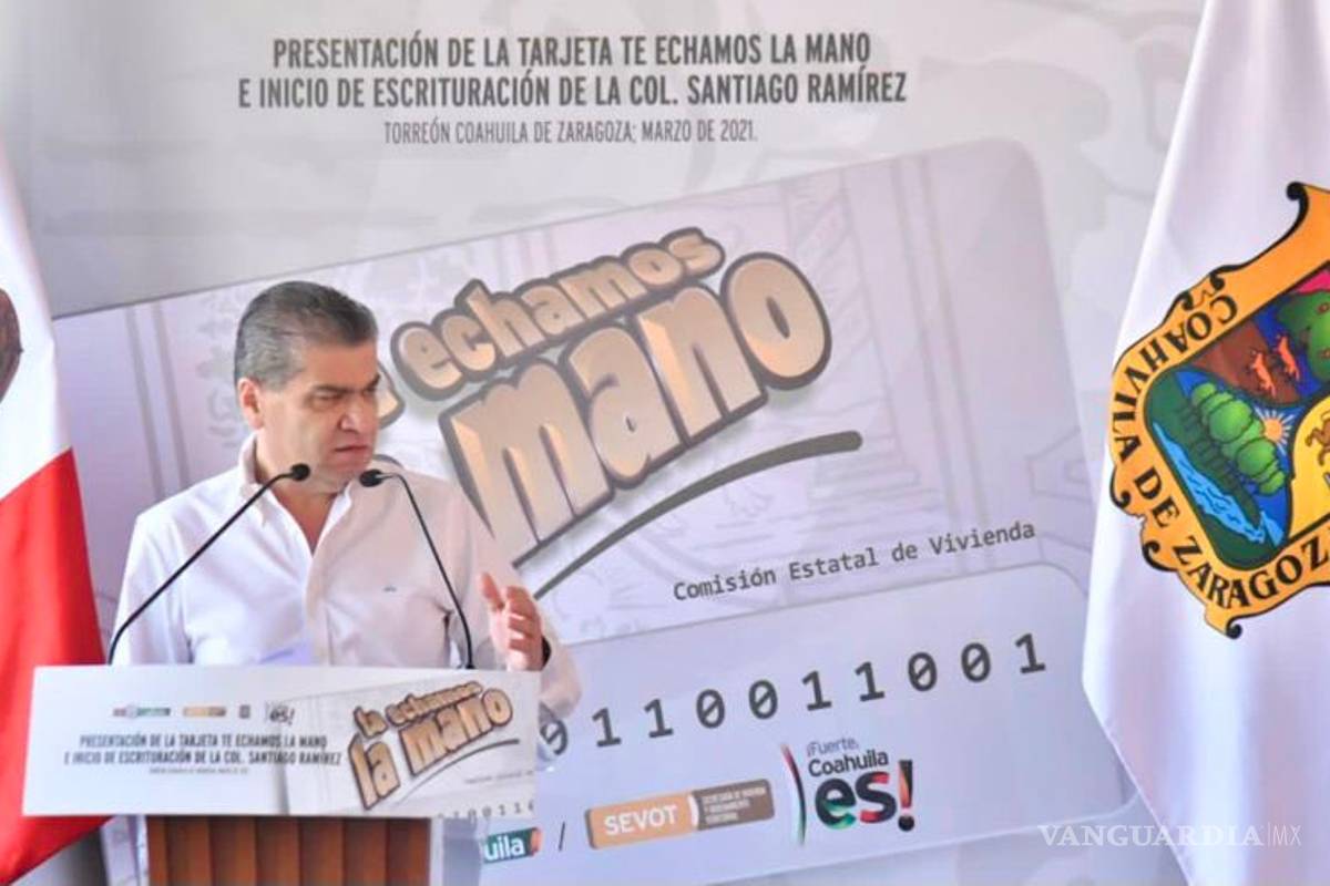 Presenta el gobernador la tarjeta “Te echamos la mano”, para escriturar viviendas
