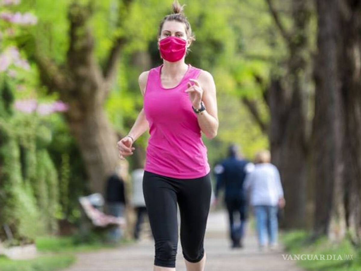 $!Usar cubrebocas para hacer ejercicio, ¿sí o no?