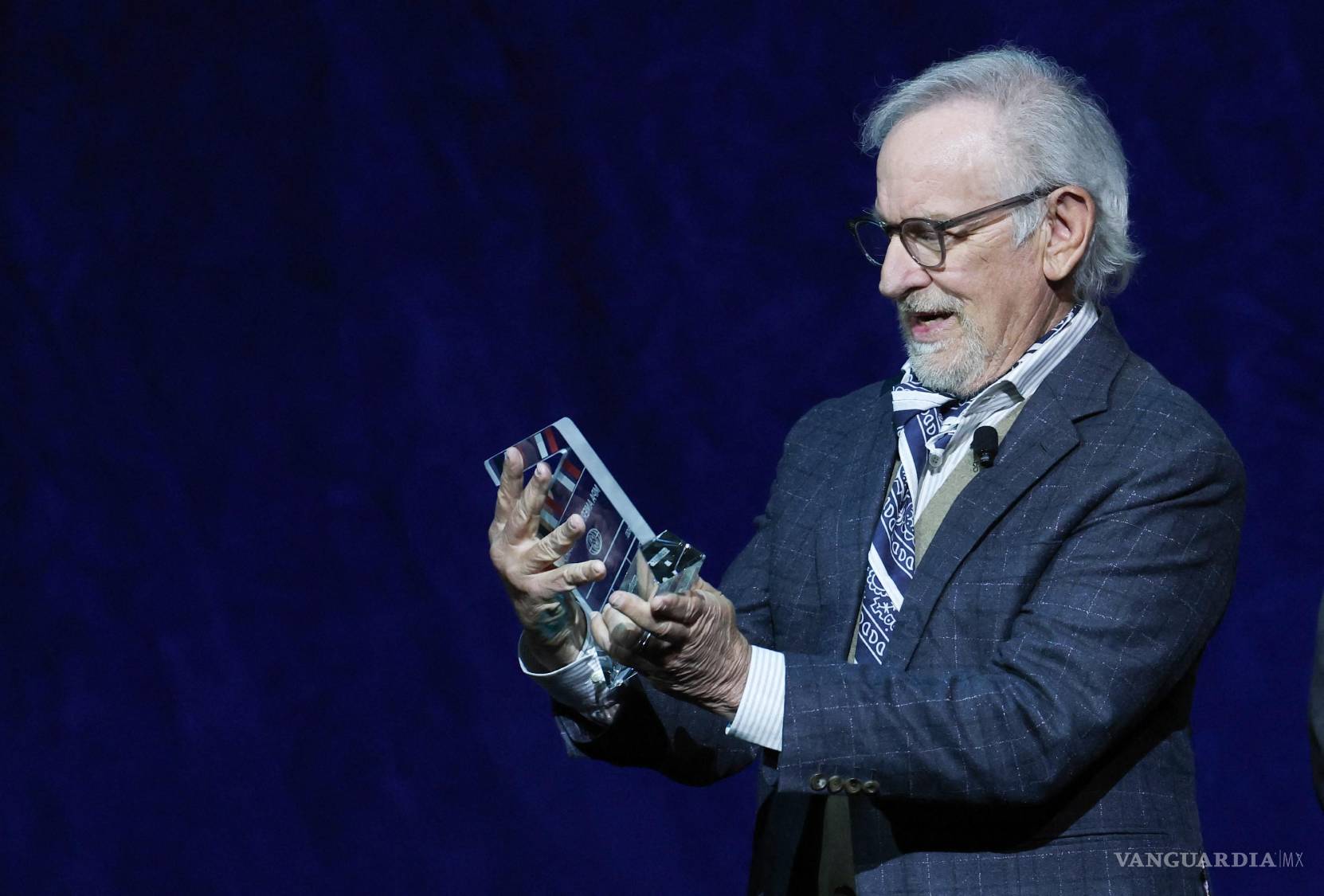 $!‘Sería muy egoísta pensar que somos los únicos en el universo’, Steven Spielberg se sincera sobre ‘Disclosure Day’