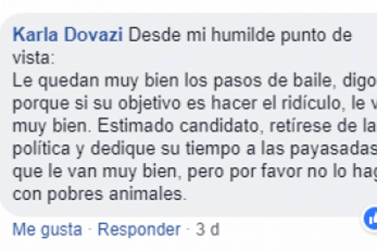 $!En busca de votos, candidato a diputado del PRI baila y besa a burro (video)