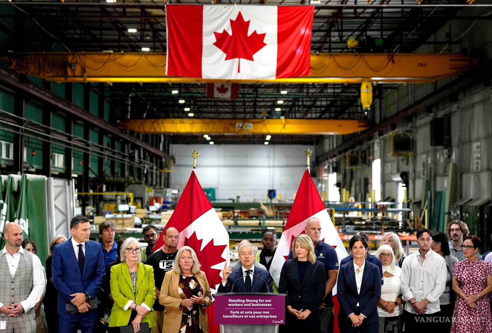 $!El ministro canadiense de Finanzas, Francois-Philippe Champagne, habla sobre la respuesta de Canadá a los aranceles impuestos por Estados Unidos en Ottawa.
