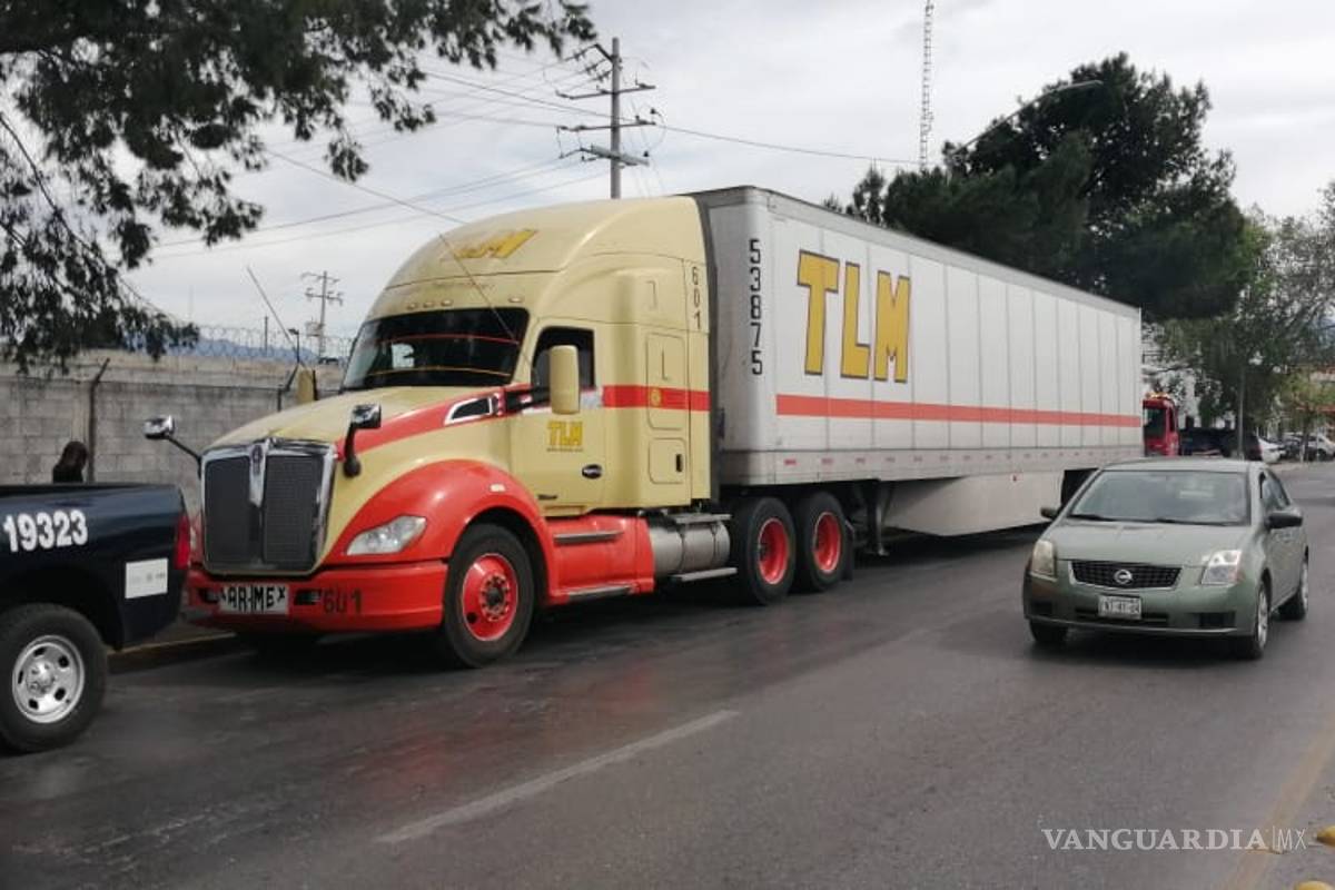 Atrapan a polleros y rescatan 5 migrantes