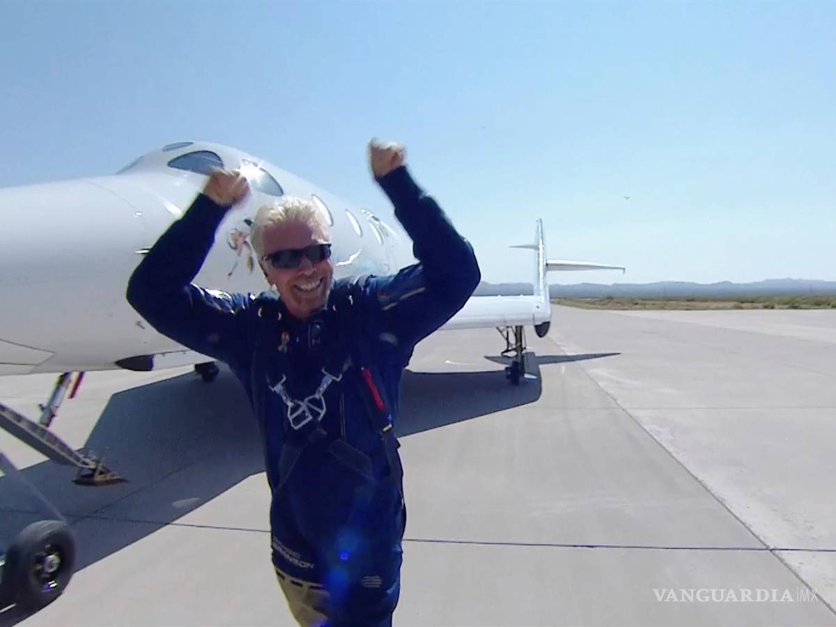 $!Richard Branson finalmente cumple su sueño y llega al espacio en su propio avión