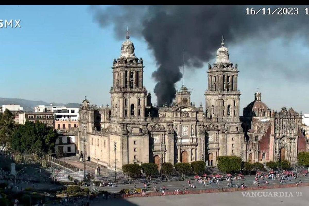 Incendio consume bodega del barrio de Tepito en la CDMX, desalojan a 500 personas