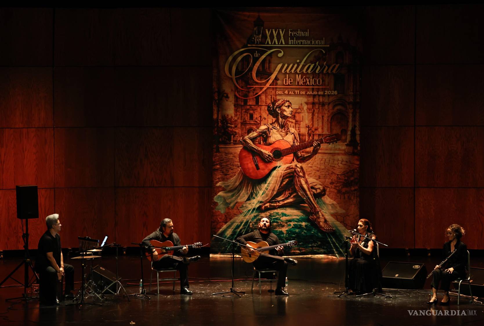 $!Teatro de la Ciudad Fernando Soler se realizó el concierto inaugural del XXX Festival Internacional de Guitarra de México, con la participación de Antonio Rey y María Rey.