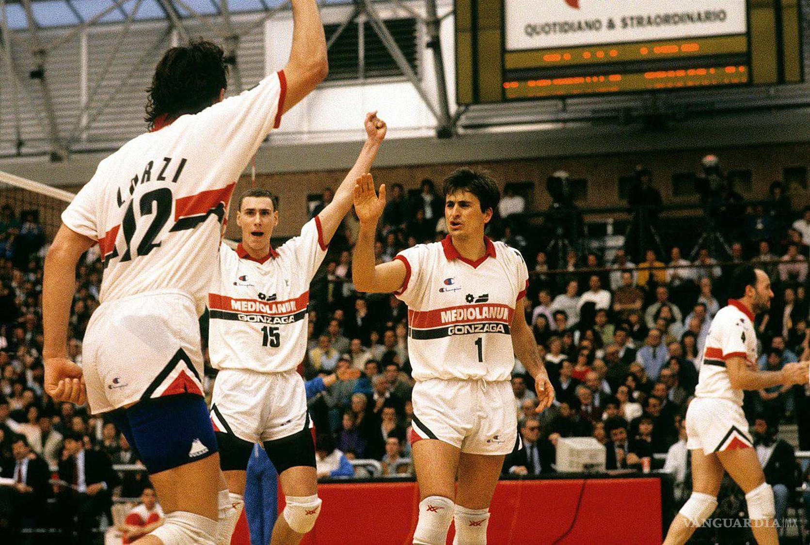 $!En el Polisportiva Milano Mediolanum se jugó hasta voleibol.