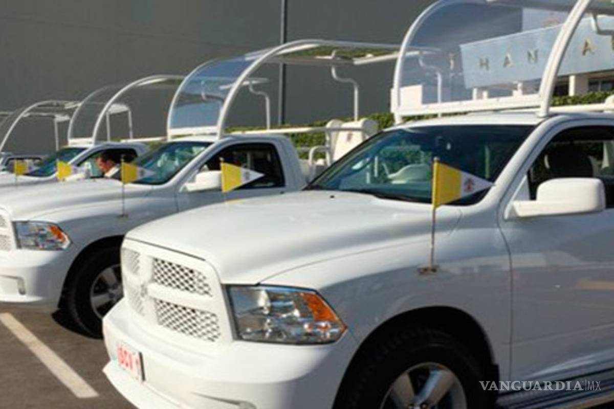 Subastarán Papamóviles en México