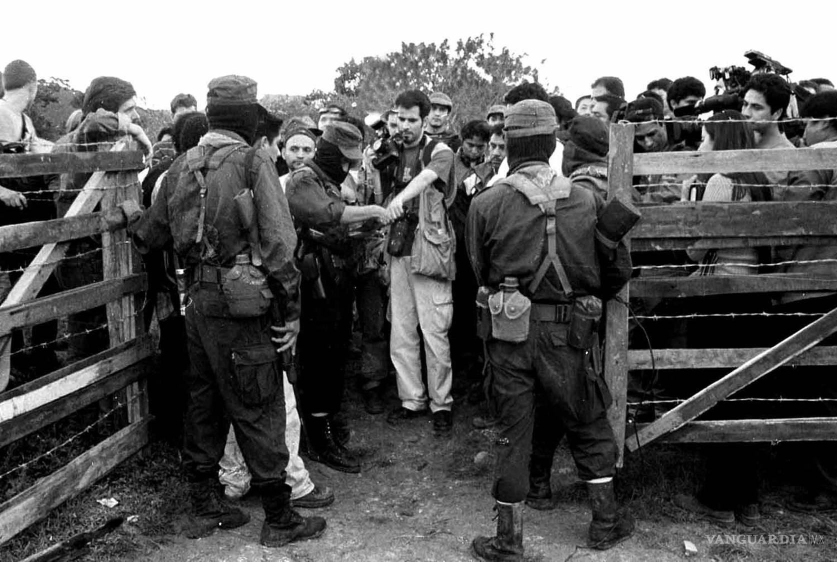 $!Medios nacionales e internacionales se sintieron atraídos por la presencia guerrillera.