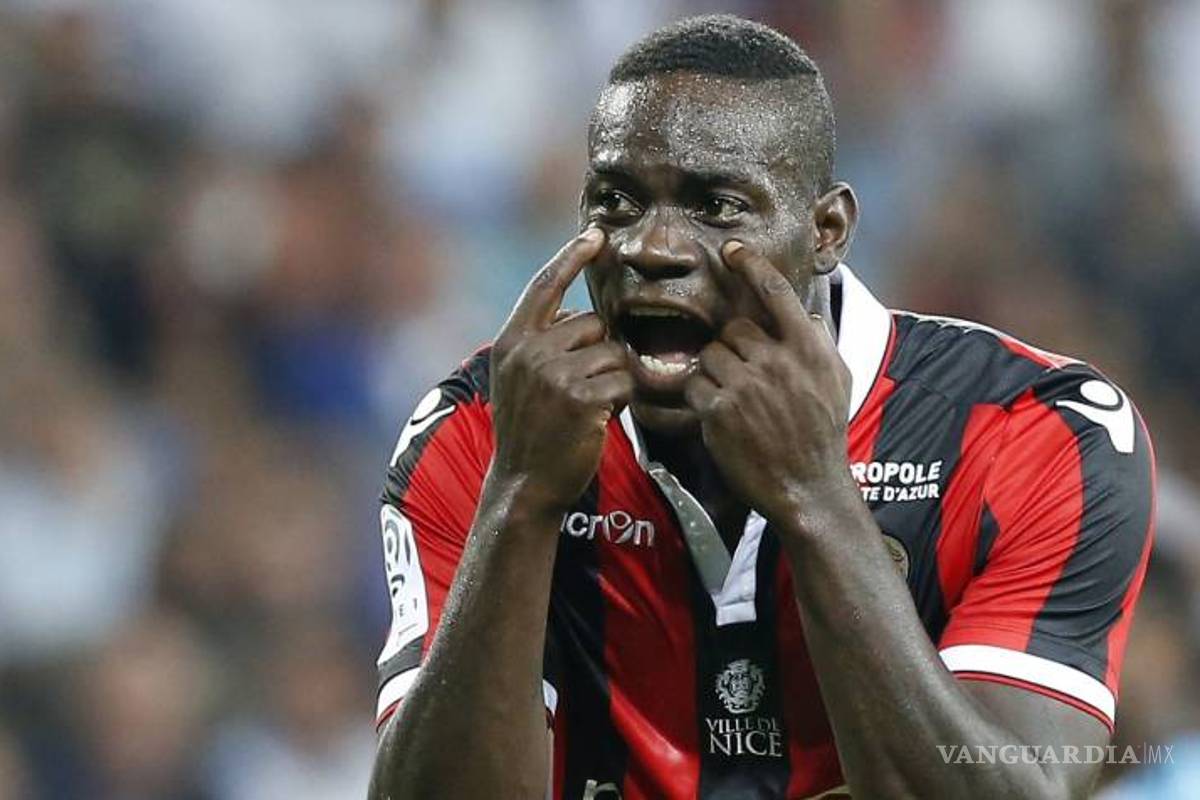 Balotelli denuncia gritos racistas en su contra en Francia