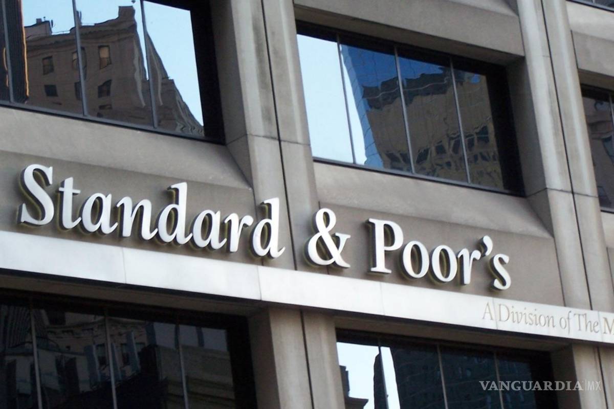 S&amp;P confirma calificación de México, pero mantiene perspectiva negativa