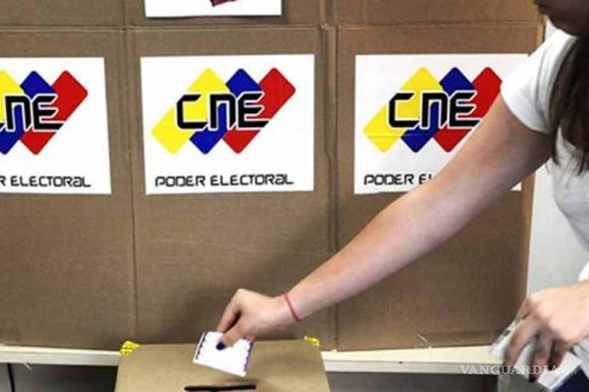 En medio de profunda crisis, venezolanos eligen presidente