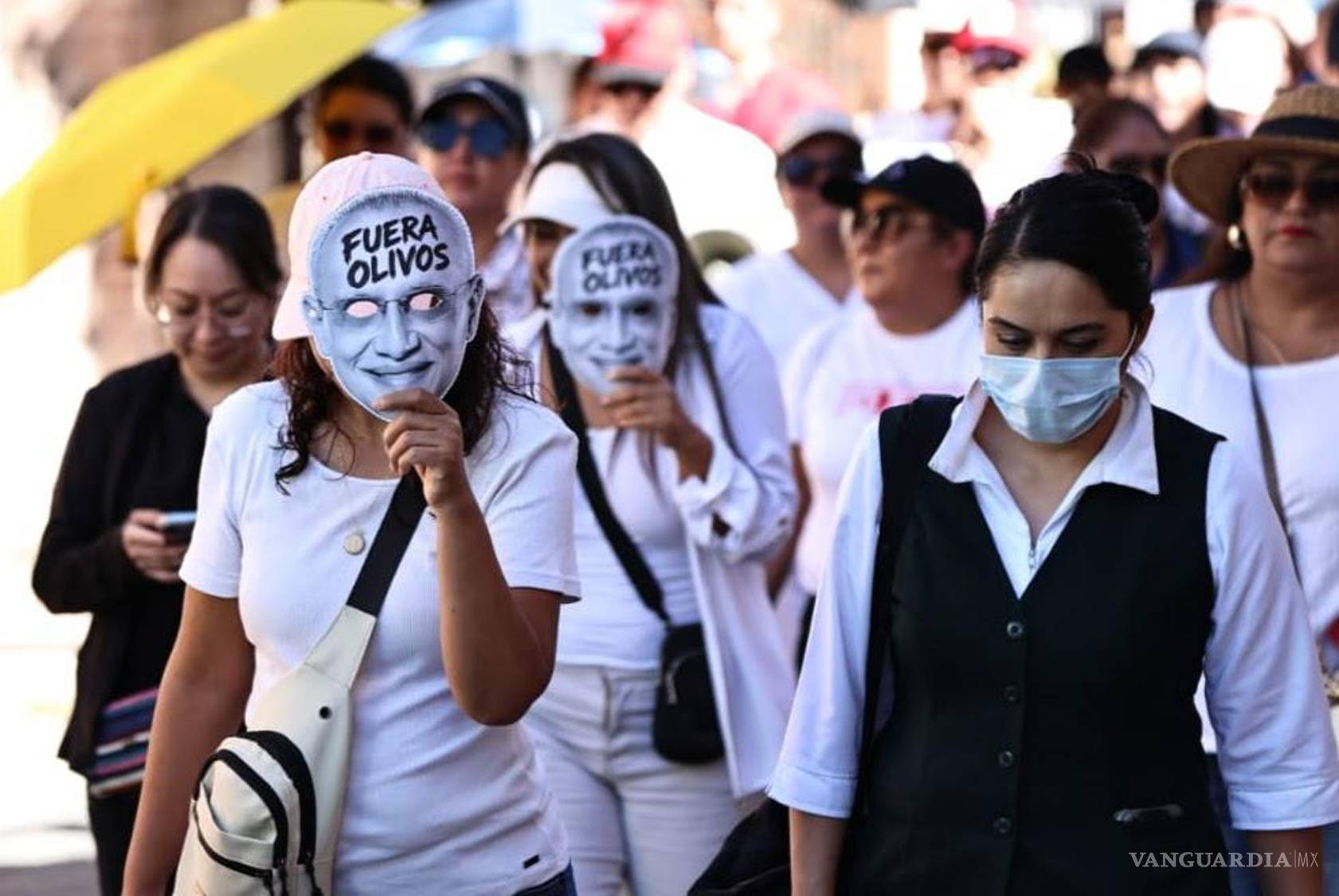 $!Brenda Bernal denunció la falta de insumos y la sobrecarga de trabajo que enfrenta el personal del Seguro Social.